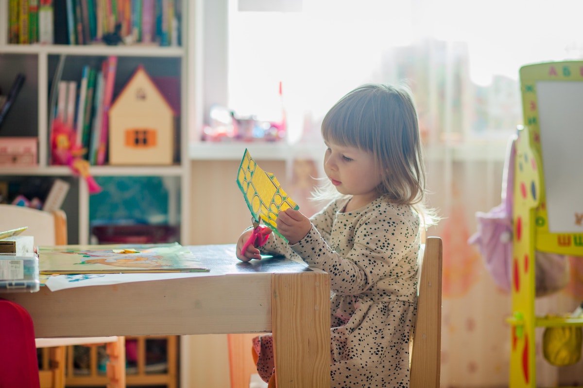 Tableau d'activité pour bébé, excellent outil pédagogique !